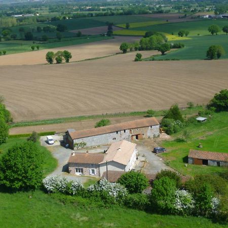Отель Aux Charmes D'Antan La Pommeraie-sur-Sevre Экстерьер фото